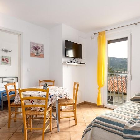 Apartments With A Parking Space Baska, Krk - 13907 الغرفة الصورة