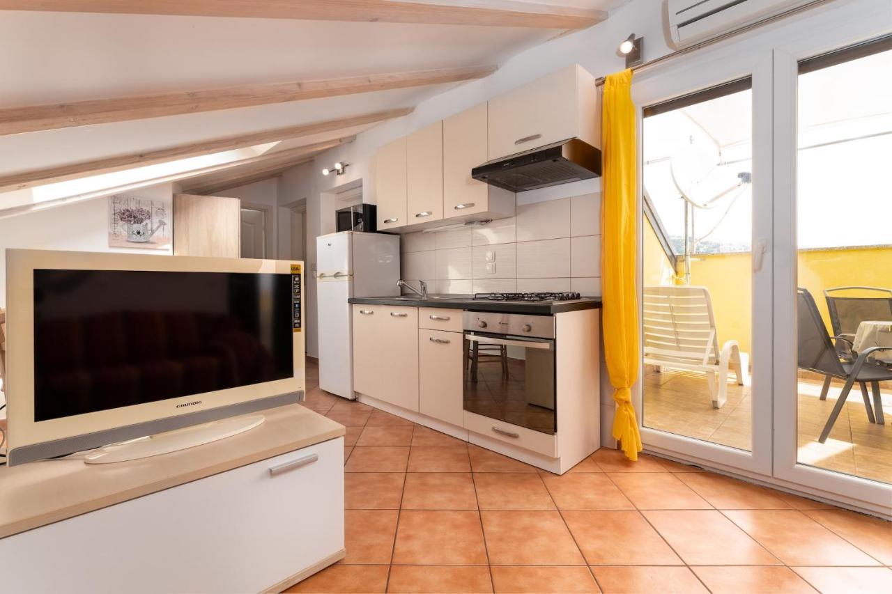 Apartments With A Parking Space Baska, Krk - 13907 المظهر الخارجي الصورة