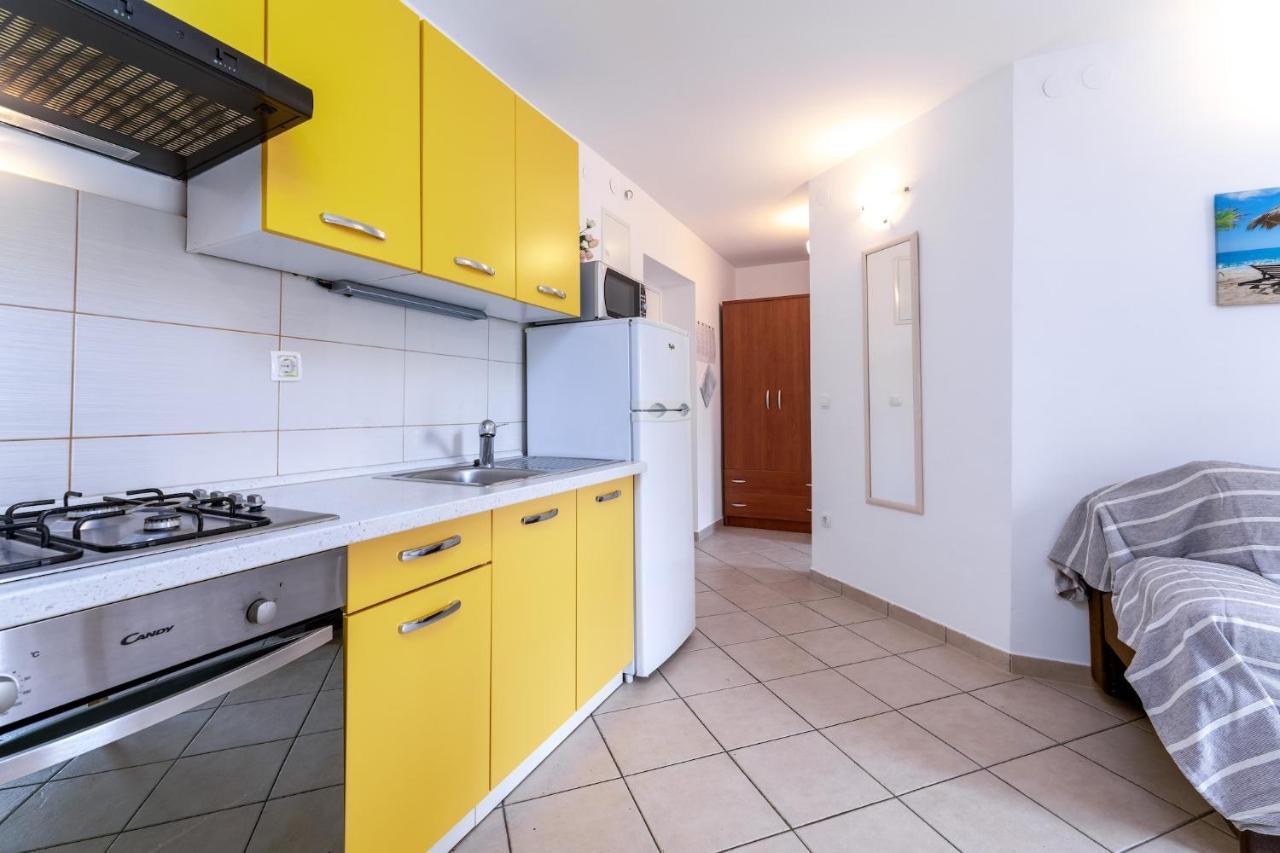 Apartments With A Parking Space Baska, Krk - 13907 المظهر الخارجي الصورة