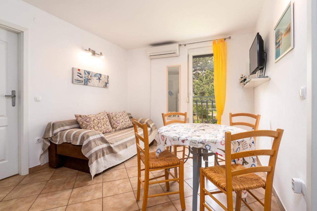 Apartments With A Parking Space Baska, Krk - 13907 المظهر الخارجي الصورة