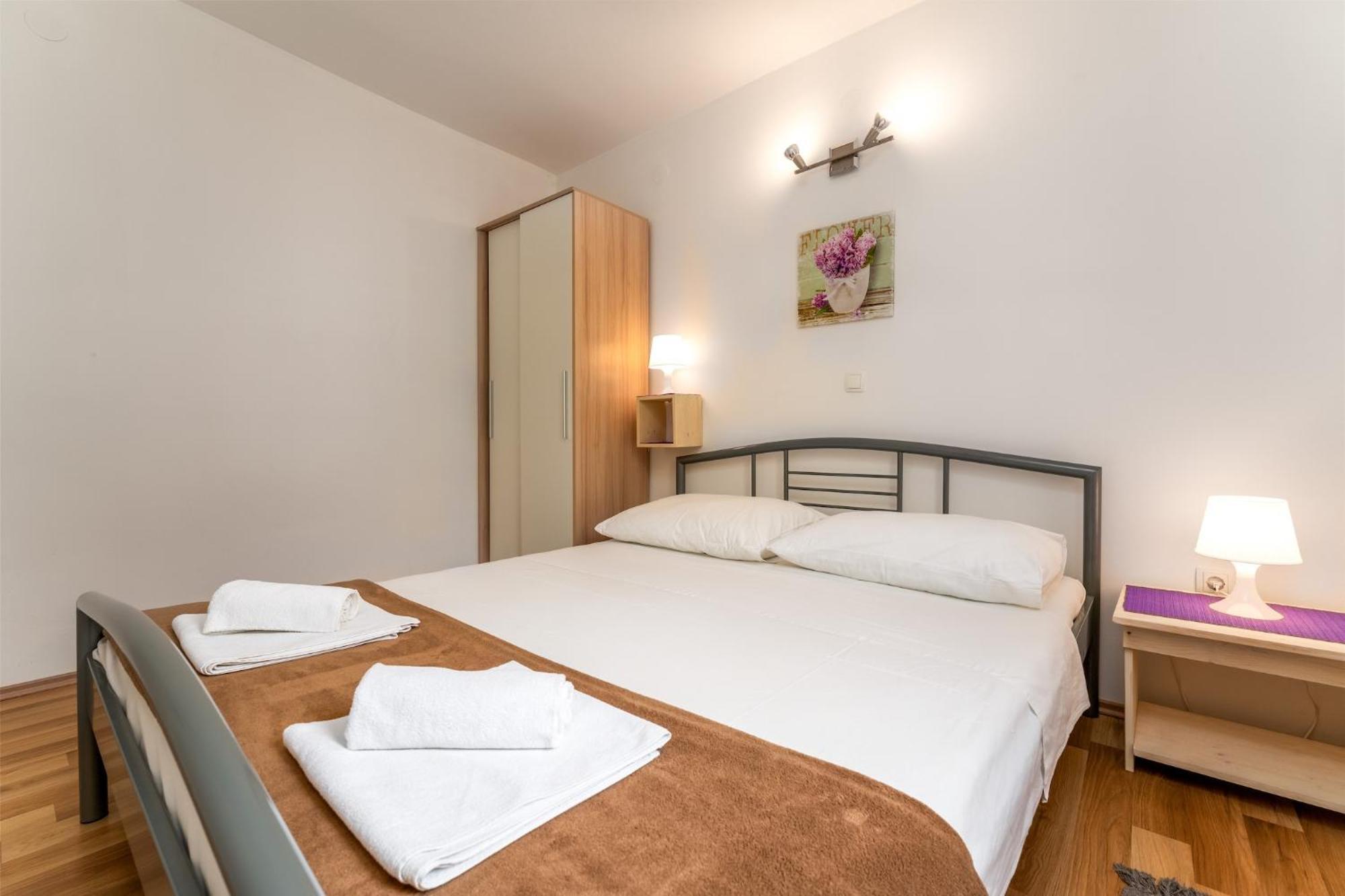 Apartments With A Parking Space Baska, Krk - 13907 الغرفة الصورة