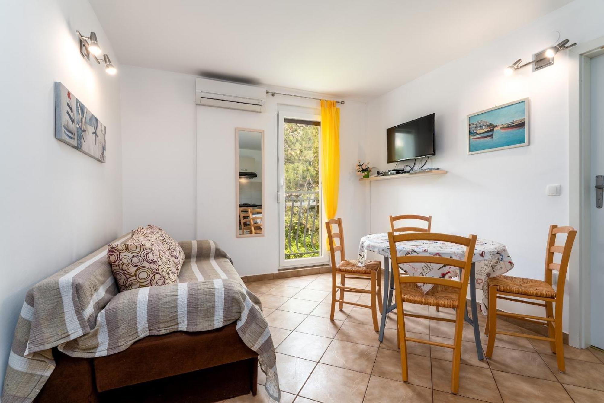 Apartments With A Parking Space Baska, Krk - 13907 الغرفة الصورة